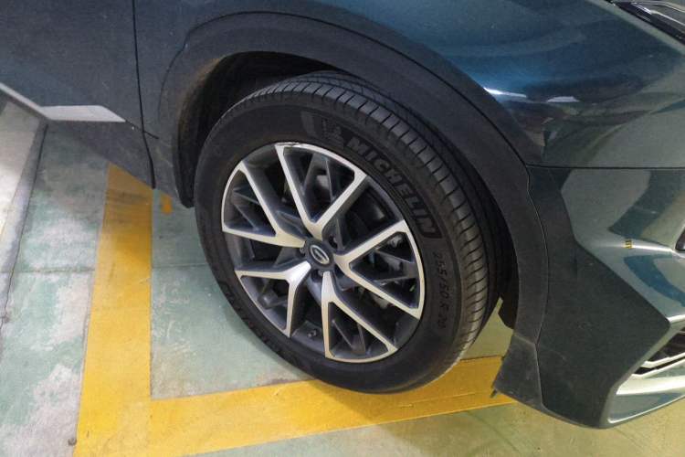 Used GAC Trumpchi GS8 2022 Flagship Series 2.0 TGDI Two-Wheel-Drive Prestige Edition (7 Seats) Right Front Wheel Hub