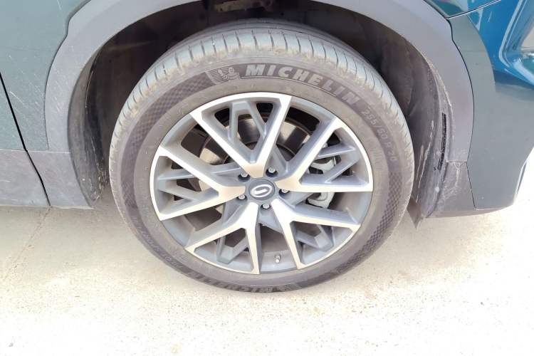 Used GAC Trumpchi GS8 2022 Flagship Series 2.0 TGDI Four-Wheel Drive Luxury Smart Connectivity Version (6 Seats) Right Front Wheel Hub