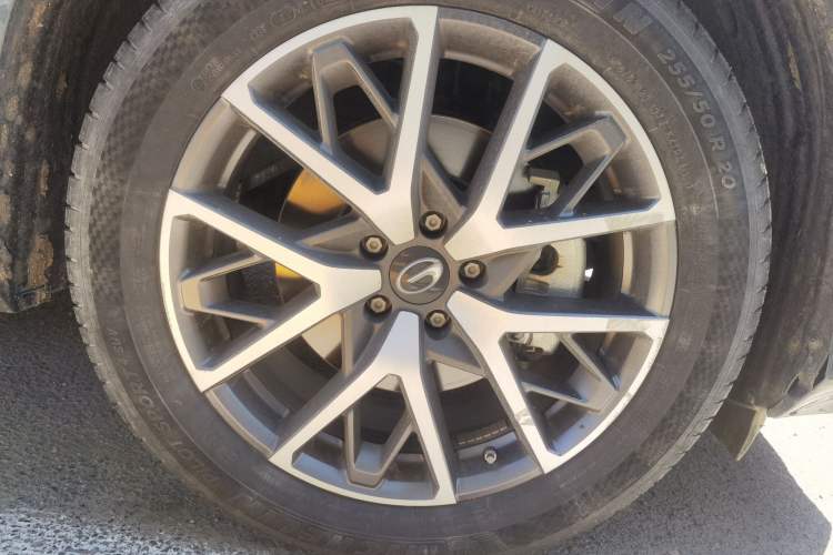 Used GAC Trumpchi GS8 2022 Dual-Engine Series 2.0TM Two-Wheel Drive Prestige Edition (7 Seats) Right Front Wheel Hub