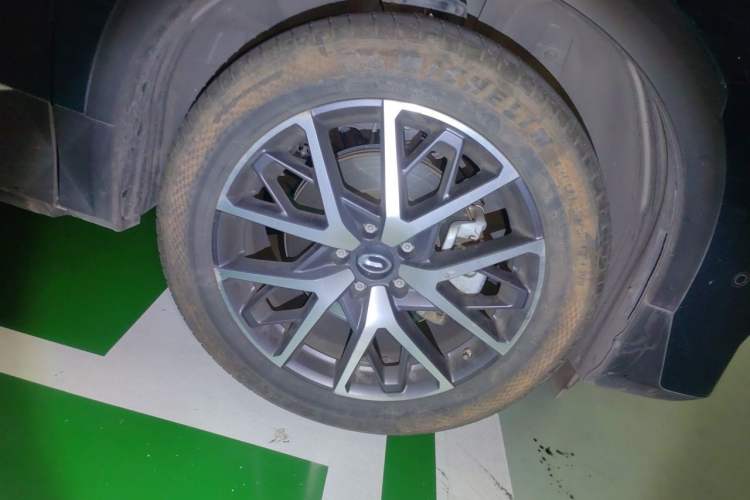 Used GAC Trumpchi GS8 2022 Flagship Series 2.0 TGDI Two-Wheel-Drive Prestige Edition (6-seater) Right Front Wheel Hub