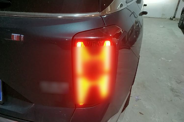 Used GAC Trumpchi GS8 2022 Dual-Engine Series 2.0TM Two-Wheel Drive Prestige Edition (7 Seats) Right Rear Taillight