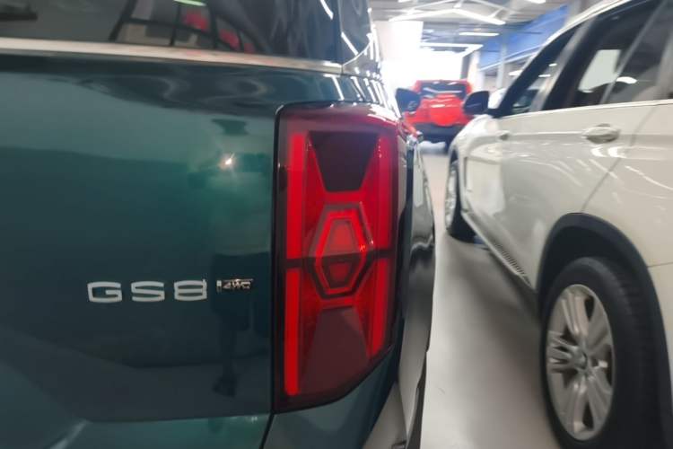 Used GAC Trumpchi GS8 2022 Flagship Series 2.0 TGDI Four-Wheel Drive Luxury Smart Connectivity Version (7 Seats) Right Rear Taillight