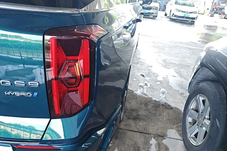 Used GAC Trumpchi GS8 2022 Dual-Engine Series 2.0TM Two-Wheel Drive Prestige Edition (7 Seats) Right Rear Taillight
