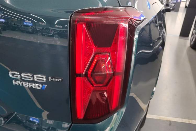 Used GAC Trumpchi GS8 2022 Double-Energy Series 2.0TM Four-Wheel Drive Premium Edition (7 Seats) Right Rear Taillight