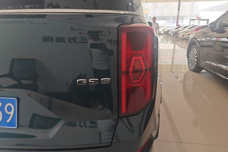 Used GAC Trumpchi GS8 2022 Flagship Series 2.0 TGDI Two-Wheel-Drive Prestige Edition (6-seater) Right Rear Taillight