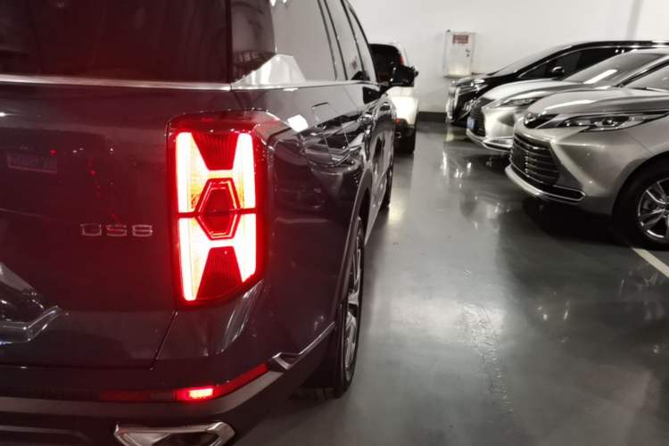 Used GAC Trumpchi GS8 2022 Linghang Series 2.0 TGDI Two-Wheel-Drive Luxury Smart Connectivity Version (7 Seats) Right Rear Taillight