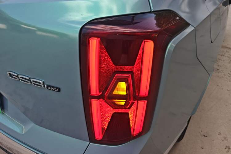 Used GAC Trumpchi GS8 2022 Flagship Series 2.0 TGDI Four-Wheel Drive Supreme Edition (7 Seats) Right Rear Taillight