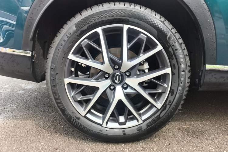 Used GAC Trumpchi GS8 2022 Linghang Series 2.0 TGDI Two-Wheel-Drive Luxury Smart Connectivity Version (7 Seats) Right Rear Wheel Hub