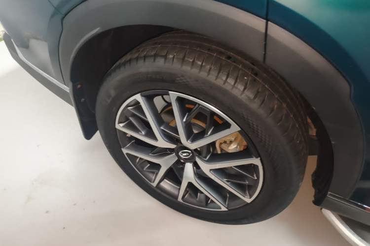 Used GAC Trumpchi GS8 2022 Flagship Series 2.0 TGDI Four-Wheel Drive Luxury Smart Connectivity Version (7 Seats) Right Rear Wheel Hub