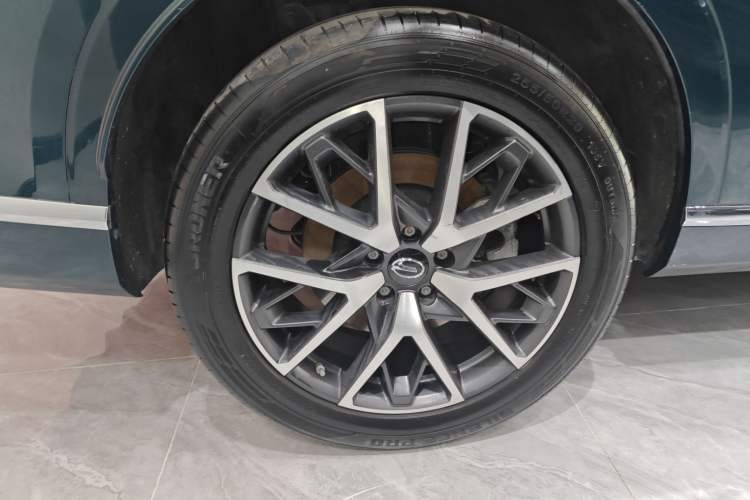 Used GAC Trumpchi GS8 2022 Dual-Engine Series 2.0TM Four-Wheel Drive Prestige Edition (6 Seats) Right Rear Wheel Hub