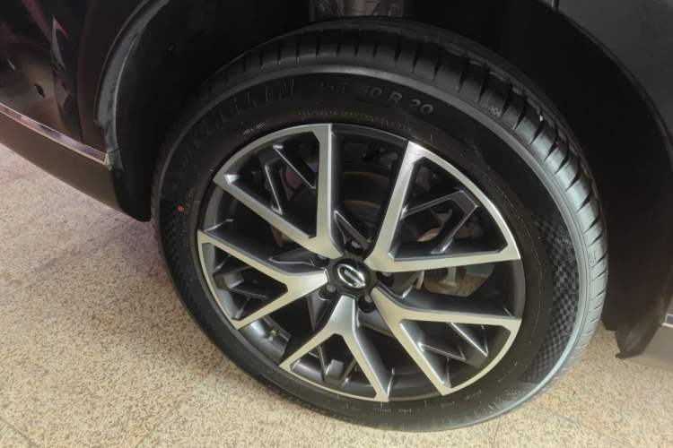 Used GAC Trumpchi GS8 2022 Flagship Series 2.0 TGDI Two-Wheel-Drive Prestige Edition (6-seater) Right Rear Wheel Hub