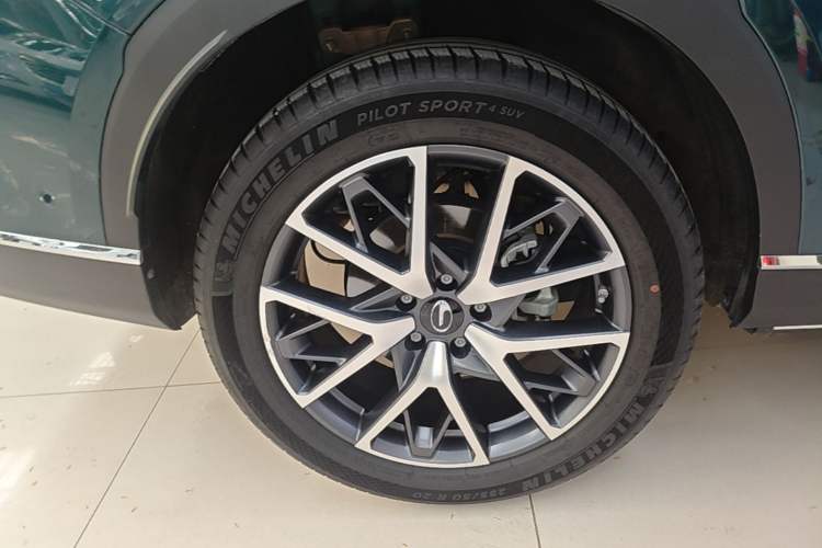 Used GAC Trumpchi GS8 2022 Flagship Series 2.0 TGDI Two-Wheel-Drive Prestige Edition (6-seater) Right Rear Wheel Hub