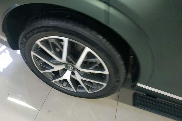 Used GAC Trumpchi GS8 2022 Dual-Engine Series 2.0TM Two-Wheel Drive Prestige Edition (7 Seats) Right Rear Wheel Hub