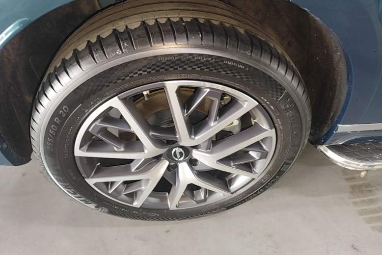 Used GAC Trumpchi GS8 2022 Dual-Engine Series 2.0TM Two-Wheel Drive Prestige Edition (7 Seats) Right Rear Wheel Hub