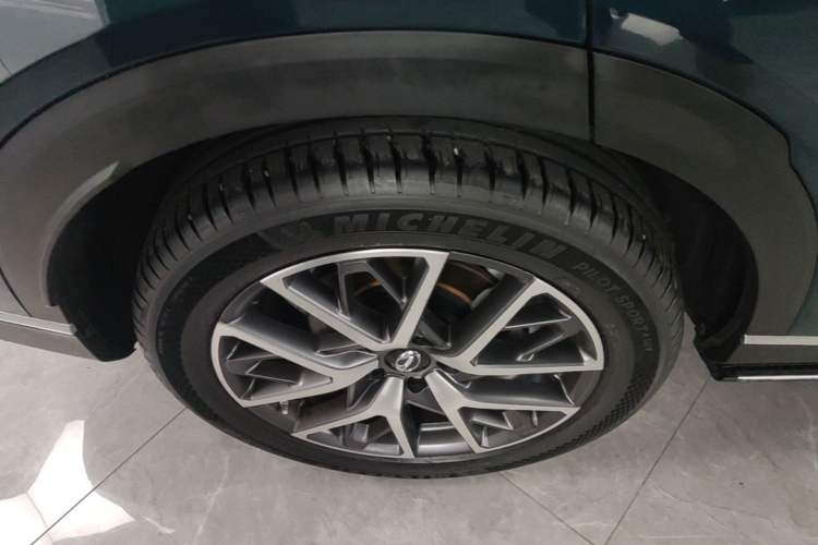 Used GAC Trumpchi GS8 2022 Flagship Series 2.0 TGDI Two-Wheel-Drive Prestige Edition (7 Seats) Right Rear Wheel Hub