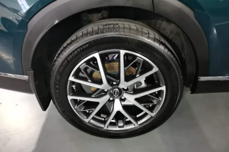 Used GAC Trumpchi GS8 2022 Linghang Series 2.0 TGDI Two-Wheel-Drive Luxury Smart Connectivity Version (7 Seats) Right Rear Wheel Hub