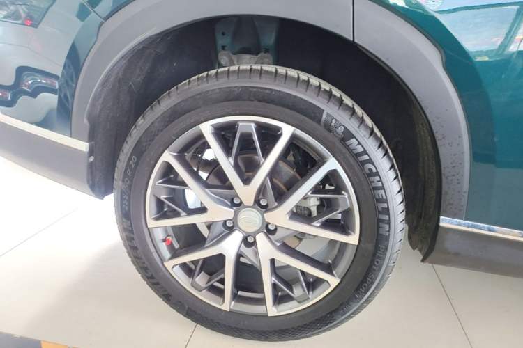 Used GAC Trumpchi GS8 2022 Flagship Series 2.0 TGDI Four-Wheel Drive Luxury Smart Connectivity Version (7 Seats) Right Rear Wheel Hub