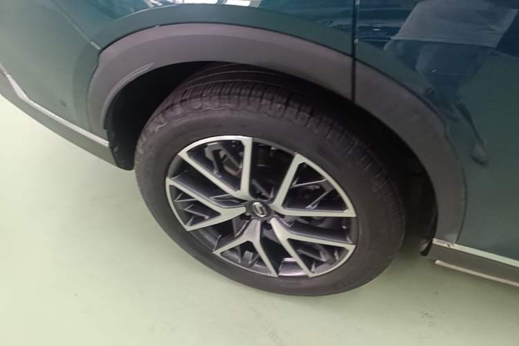 Used GAC Trumpchi GS8 2022 Flagship Series 2.0 TGDI Two-Wheel-Drive Prestige Edition (6-seater) Right Rear Wheel Hub