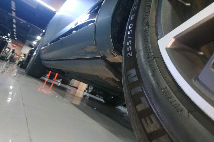 Used GAC Trumpchi GS8 2022 Dual-Engine Series 2.0TM Two-Wheel Drive Prestige Edition (7 Seats) Right Side Sill