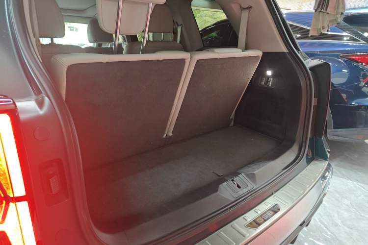 Used GAC Trumpchi GS8 2022 Dual-Engine Series 2.0TM Four-Wheel Drive Prestige Edition (6 Seats) Trunk