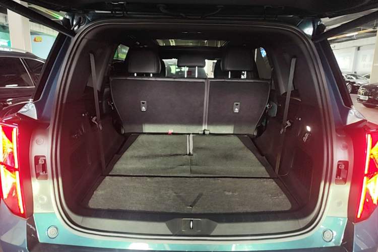 Used GAC Trumpchi GS8 2022 Dual-Engine Series 2.0TM Two-Wheel Drive Prestige Edition (7 Seats) Trunk