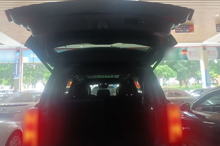Used GAC Trumpchi GS8 2022 Linghang Series 2.0 TGDI Two-Wheel-Drive Luxury Smart Connectivity Version (7 Seats) Trunk