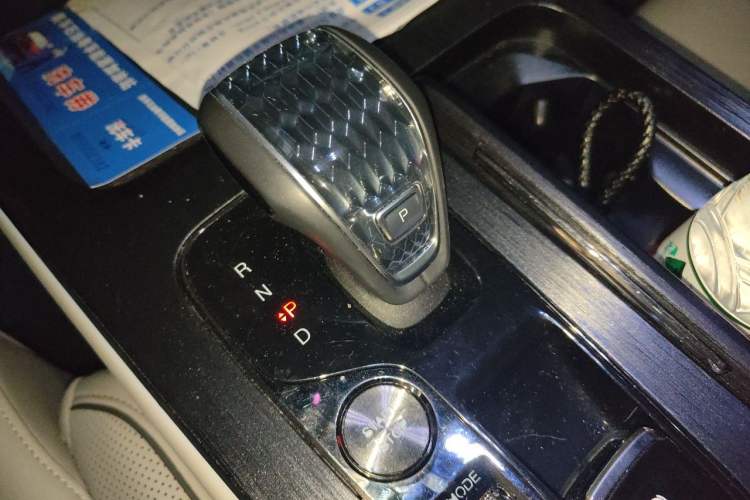 Used GAC Trumpchi GS8 2022 Double-Energy Series 2.0TM Two-Wheel Drive Prestige Edition (6 Seats) Gear Lever