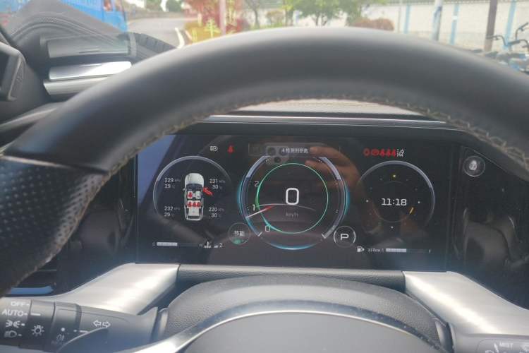 Used GAC Trumpchi GS8 2022 Linghang Series 2.0 TGDI Two-Wheel-Drive Luxury Smart Connectivity Version (7 Seats) Instrument Cluster