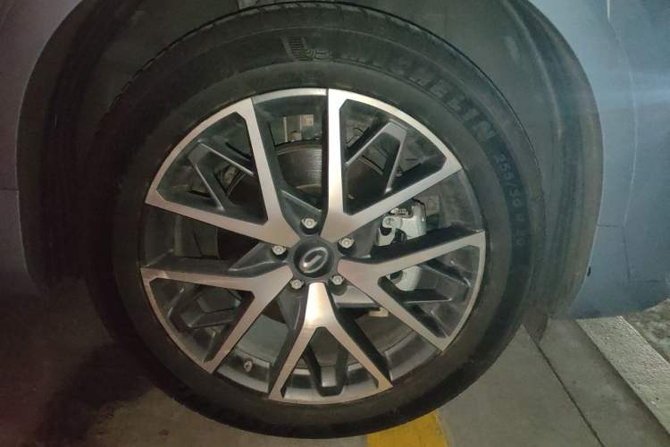Used GAC Trumpchi GS8 2022 Double-Energy Series 2.0TM Two-Wheel Drive Prestige Edition (6 Seats) Right Front Wheel Hub