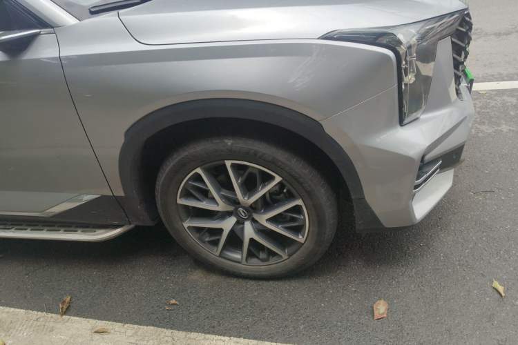 Used GAC Trumpchi GS8 2022 Linghang Series 2.0 TGDI Two-Wheel-Drive Luxury Smart Connectivity Version (7 Seats) Right Front Wheel Hub