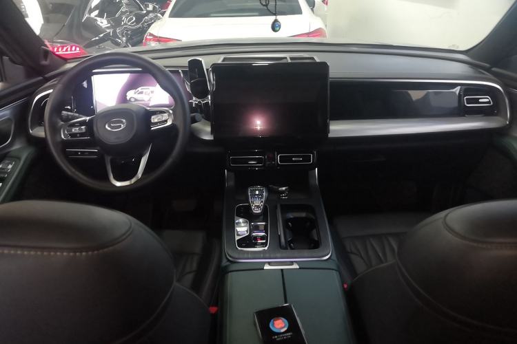 Used GAC Trumpchi GS8 2022 Flagship Series 2.0 TGDI Four-Wheel Drive Luxury Smart Connectivity Version (7 Seats) Center Console