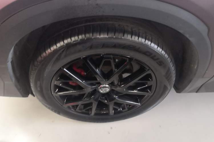 Used GAC Trumpchi GS8 2022 Flagship Series 2.0 TGDI Four-Wheel Drive Luxury Smart Connectivity Version (7 Seats) Left Front Wheel Hub