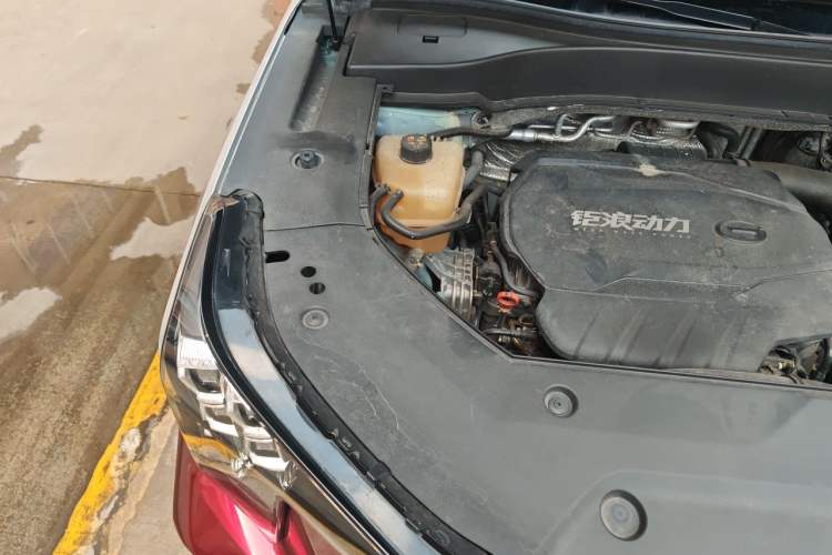 Used GAC Trumpchi GS8 2022 Linghang Series 2.0 TGDI Two-Wheel-Drive Luxury Smart Connectivity Version (7 Seats) Engine Bay Right