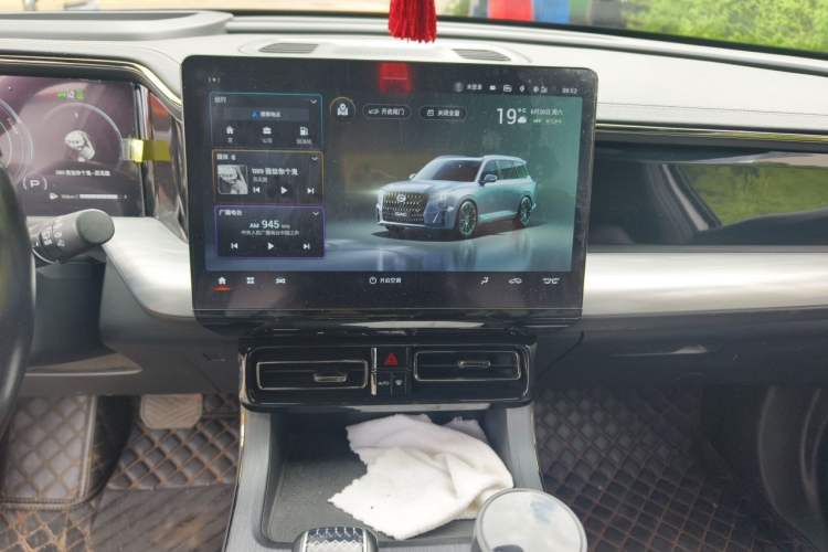 Used GAC Trumpchi GS8 2022 Double-Energy Series 2.0TM Four-Wheel Drive Premium Edition (7 Seats) Audio And AC Panel