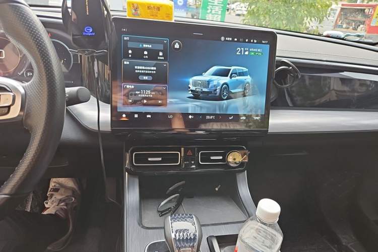 Used GAC Trumpchi GS8 2022 Linghang Series 2.0 TGDI Two-Wheel Drive Luxury Smart Connectivity Version (6 Seats) Audio And AC Panel