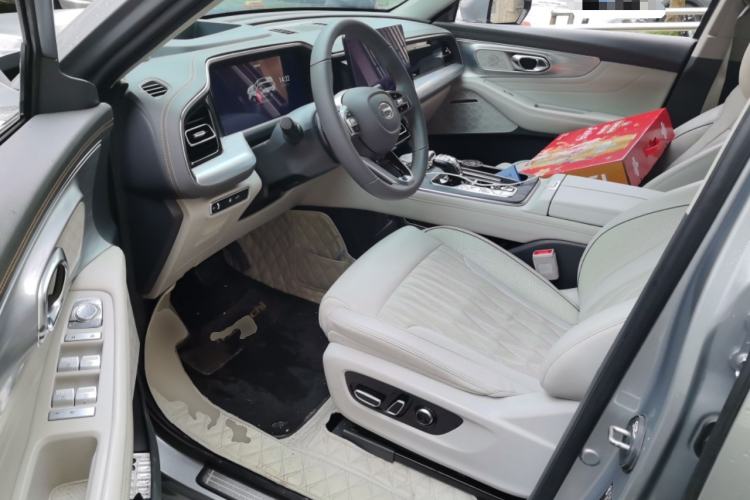Used GAC Trumpchi GS8 2022 Flagship Series 2.0 TGDI Four-Wheel Drive Luxury Smart Connectivity Version (6 Seats) Driver Seat