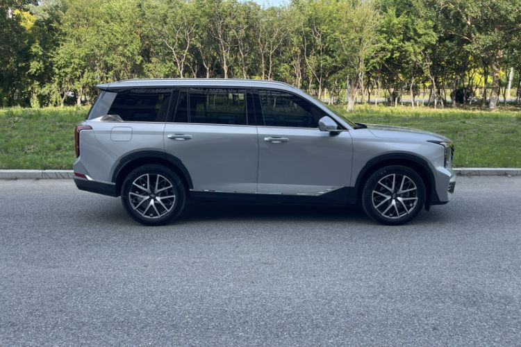 Used GAC Trumpchi GS8 2022 Linghang Series 2.0 TGDI Two-Wheel-Drive Luxury Smart Connectivity Version (7 Seats) Exterior 3