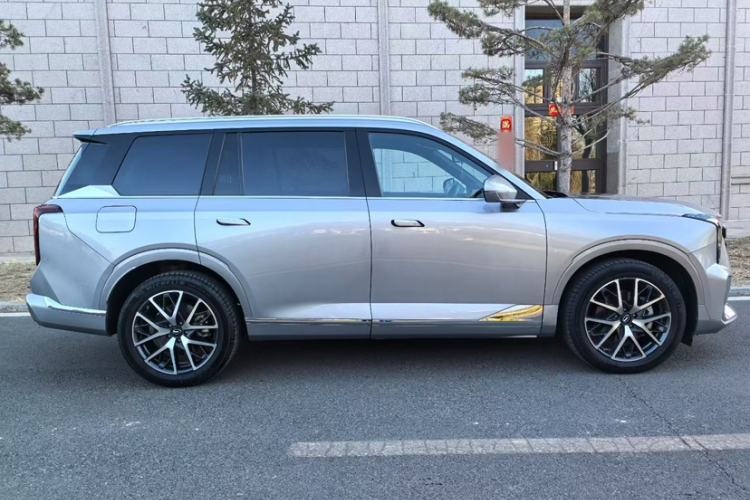 Used GAC Trumpchi GS8 2022 Dual-Engine Series 2.0TM Two-Wheel Drive Prestige Edition (7 Seats) Exterior 3