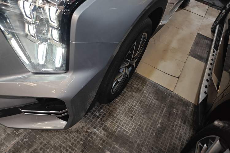 Used GAC Trumpchi GS8 2022 Flagship Series 2.0 TGDI Four-Wheel Drive Luxury Smart Connectivity Version (6 Seats) Exterior 4