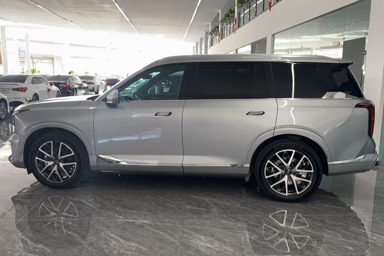 Used GAC Trumpchi GS8 2022 Dual-Engine Series 2.0TM Two-Wheel Drive Prestige Edition (7 Seats) Exterior 5