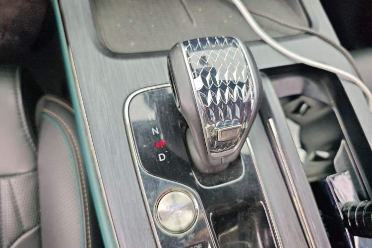 Used GAC Trumpchi GS8 2022 Double-Energy Series 2.0TM Four-Wheel Drive Premium Edition (7 Seats) Gear Lever