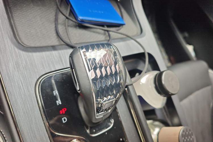 Used GAC Trumpchi GS8 2022 Double-Energy Series 2.0TM Two-Wheel Drive Prestige Edition (6 Seats) Gear Lever