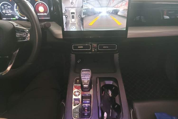 Used GAC Trumpchi GS8 2022 Dual-Engine Series 2.0TM Two-Wheel Drive Prestige Edition (7 Seats) Gear Lever