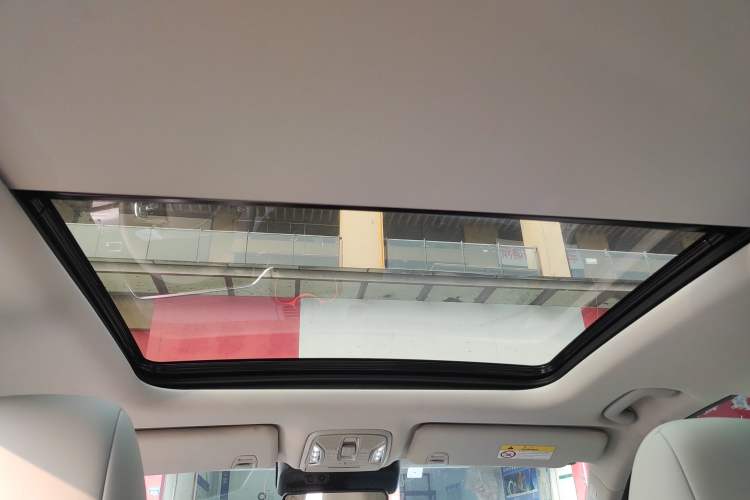 Used GAC Trumpchi GS8 2022 Linghang Series 2.0 TGDI Two-Wheel-Drive Luxury Smart Connectivity Version (7 Seats) Headliner