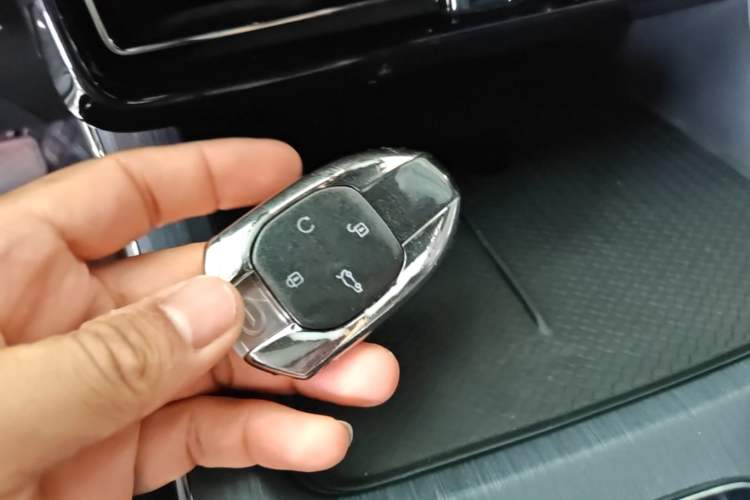 Used GAC Trumpchi GS8 2022 Dual-Engine Series 2.0TM Two-Wheel Drive Prestige Edition (7 Seats) Interior 1