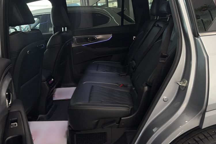 Used GAC Trumpchi GS8 2022 Dual-Engine Series 2.0TM Two-Wheel Drive Prestige Edition (7 Seats) Interior 1