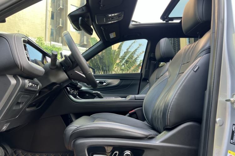 Used GAC Trumpchi GS8 2022 Linghang Series 2.0 TGDI Two-Wheel-Drive Luxury Smart Connectivity Version (7 Seats) Interior 10
