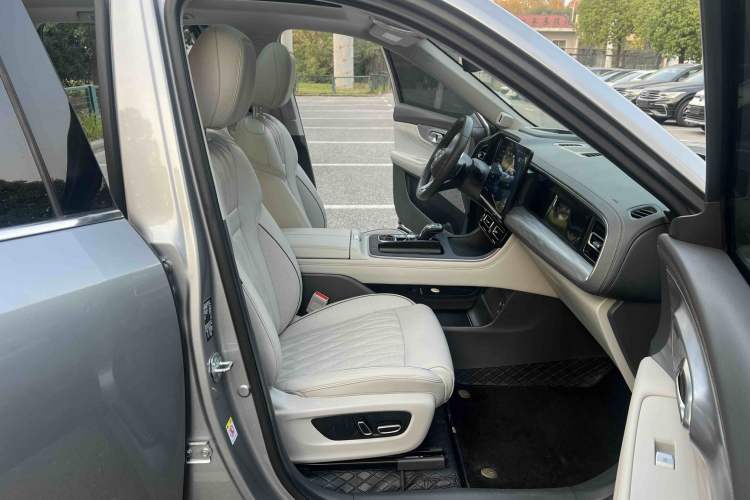 Used GAC Trumpchi GS8 2022 Flagship Series 2.0 TGDI Four-Wheel Drive Luxury Smart Connectivity Version (7 Seats) Interior 11