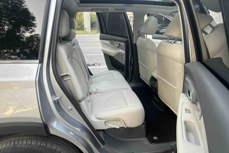 Used GAC Trumpchi GS8 2022 Flagship Series 2.0 TGDI Four-Wheel Drive Luxury Smart Connectivity Version (7 Seats) Interior 12