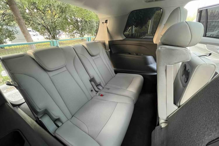Used GAC Trumpchi GS8 2022 Flagship Series 2.0 TGDI Four-Wheel Drive Luxury Smart Connectivity Version (7 Seats) Interior 13
